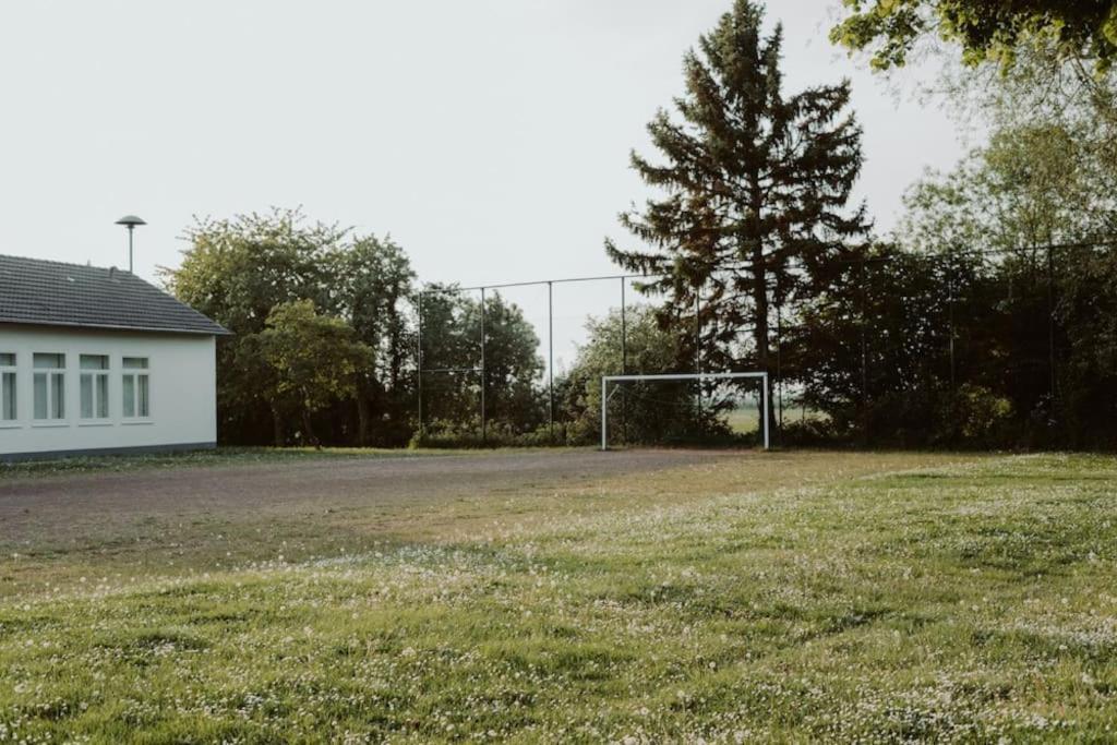 Modernisiertes Fachwerkhaus In Rheinbach Bei Bonn Villa Bagian luar foto